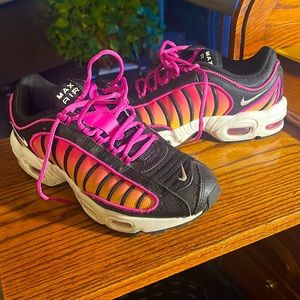 Nike women Air Max Tailwind IV